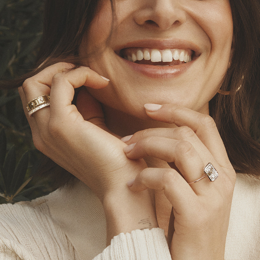 Petite Luna 1.5mm Bezel Ring - Round Center Stone
