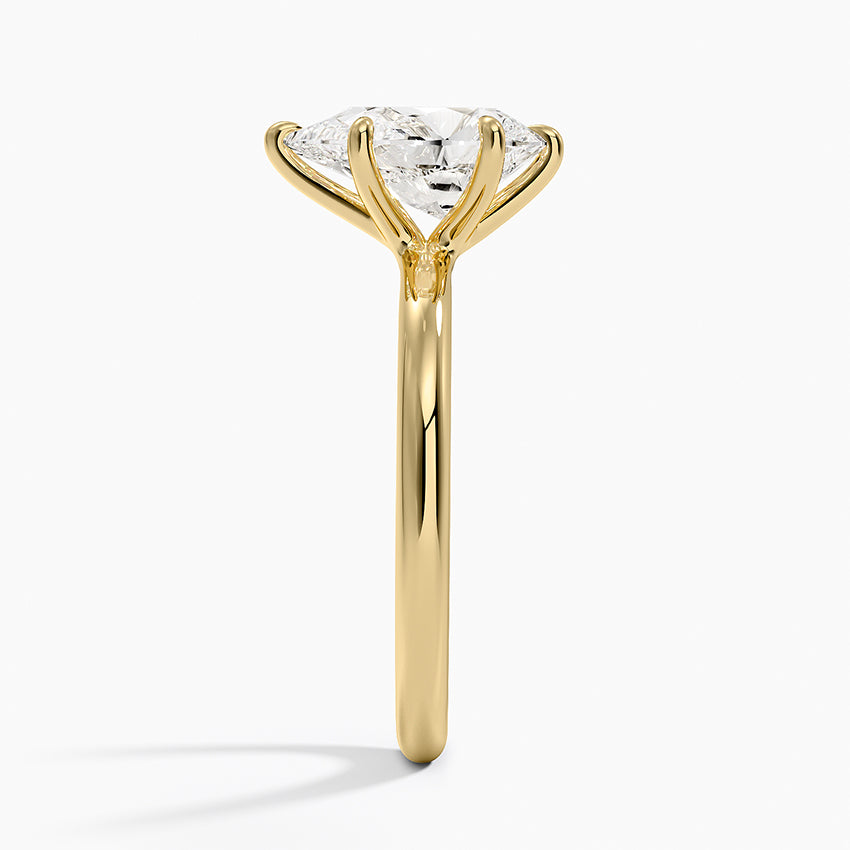 Manon Solitaire Ring - Pear Center Stone