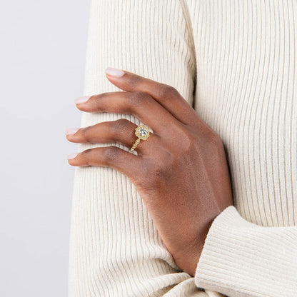 Cadenza Halo Diamond Ring - Round Center Stone