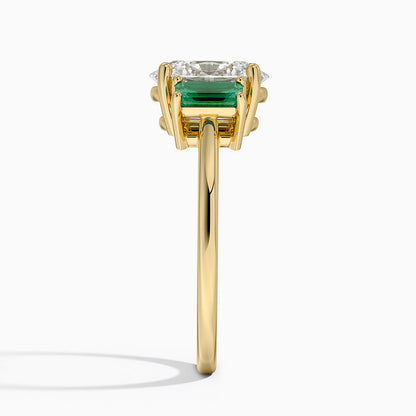 Luxe Rhiannon Three Stone Lab Emerald Ring - Oval Cut Center Stone