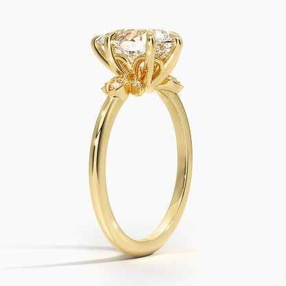 Fiore Diamond Ring - Pear Center Stone