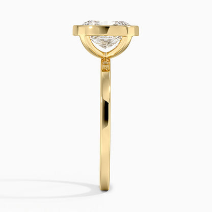 Noemi Bezel Ring - Oval Center Stone