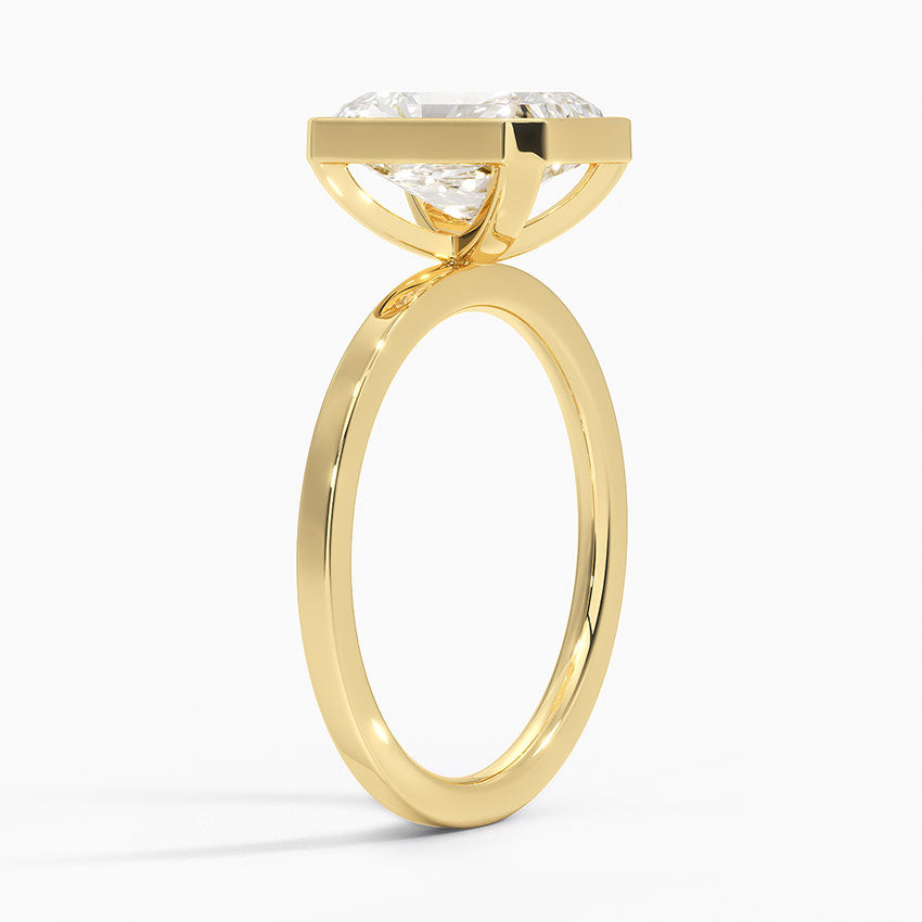 Noemi Bezel Ring - Radiant Cut Center Stone