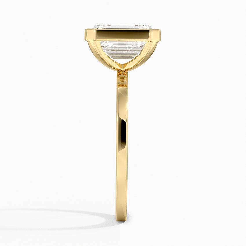 Noemi Bezel Ring - Emerald Cut Center Stone