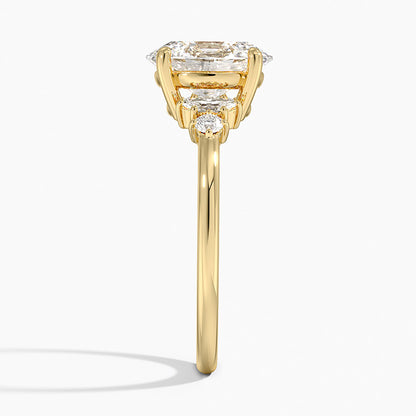 Miroir Diamond Ring - Oval Cut Center Stone
