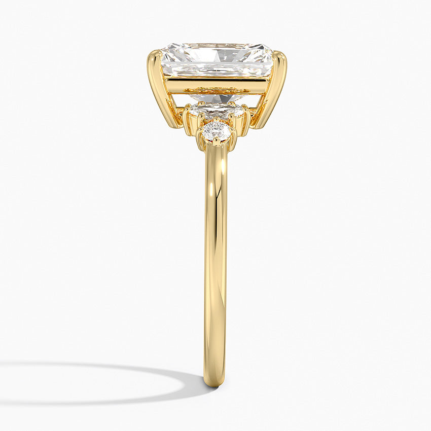 Miroir Diamond Ring - Radiant Cut Center Stone