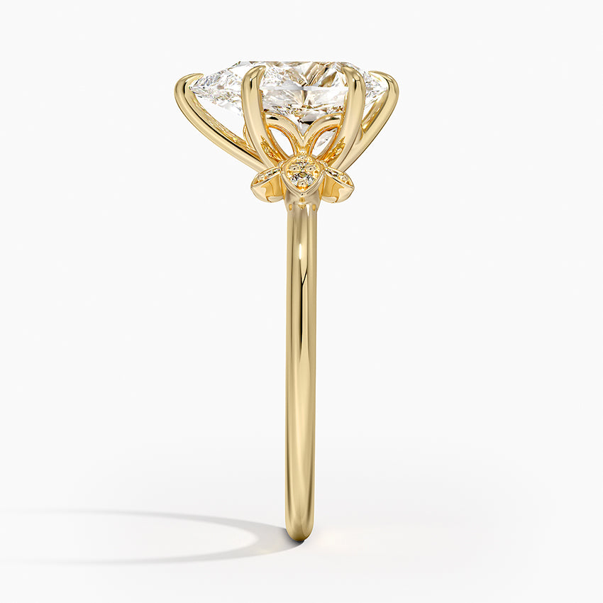 Fiore Diamond Ring - Pear Center Stone