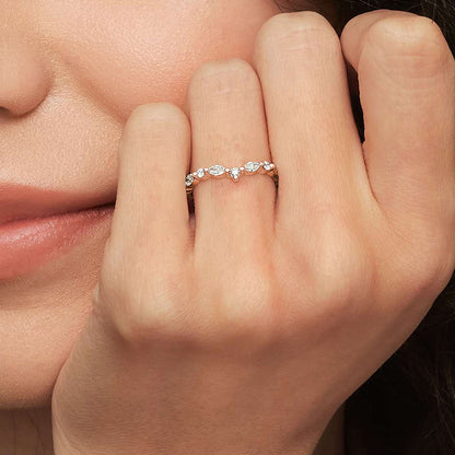 Curved Versailles Diamond Ring
