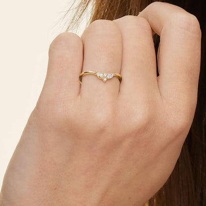 Camellia Milgrain Contoured Diamond Ring