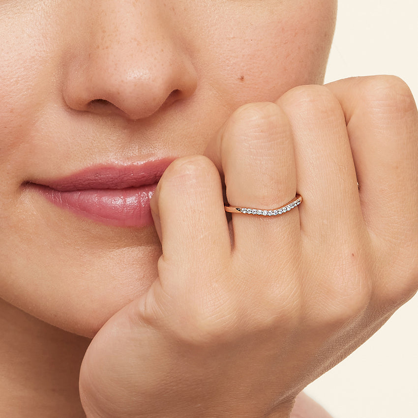 Petite Curved Diamond Ring (1/10 ct. tw.)