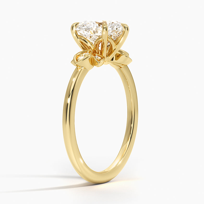 Fiore Diamond Ring - Heart Center Stone