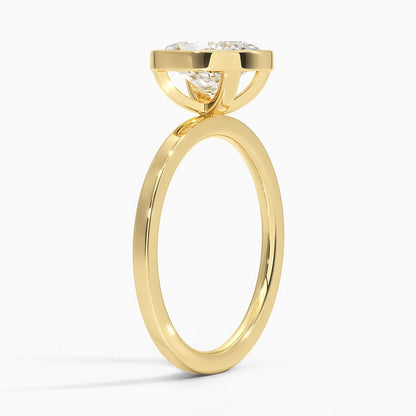 Noemi Bezel Ring - Oval Center Stone