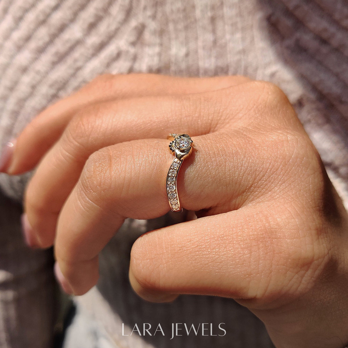 Lab grown round engagement ring in Lara Jewels setting, available in Silver. IGI certified, ethically sourced, handcrafted at Lara Jewels.