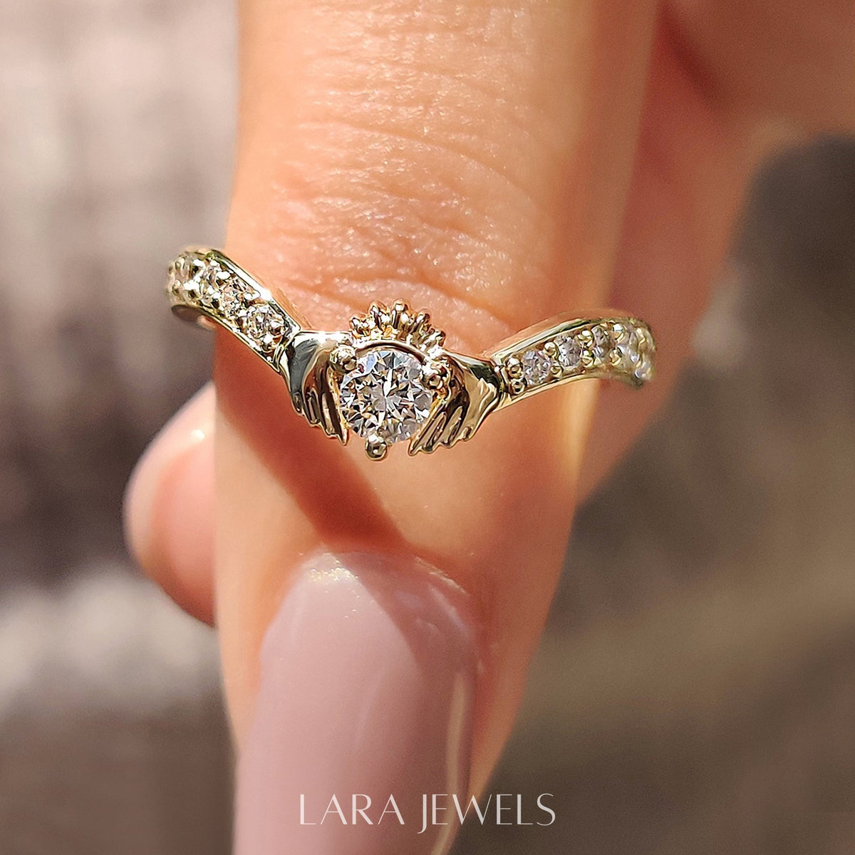 Lab grown round engagement ring in Lara Jewels setting, available in Silver. IGI certified, ethically sourced, handcrafted at Lara Jewels.